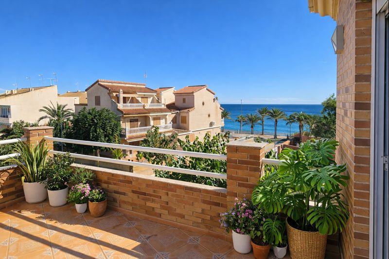 Terraza con vistas al mar