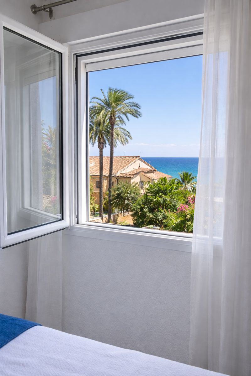 Ventana con vistas al mar